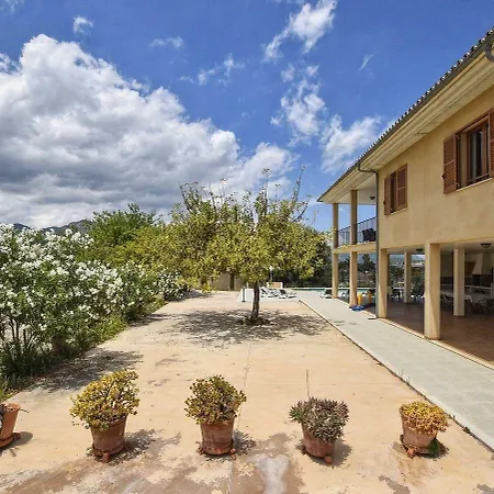 Holiday home Fantastisches Kuerzlich Gebautes Mit Panoramablick, Pool Und Klimaanlage